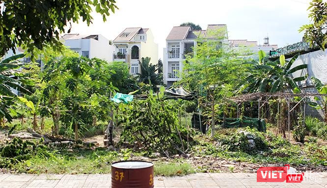 Cả một khu dân cư hiện hữu đã hoàn thành, trong vụ án mua bán đất công sản bị VSNDTC cáo buộc gây thiệt hại cho Nhà nước 672 tỷ đồng. Cả một khu dân cư hiện hữu đã hoàn thành, trong vụ án mua bán đất công sản bị VSNDTC cáo buộc gây thiệt hại cho Nhà nước 672 tỷ đồng.