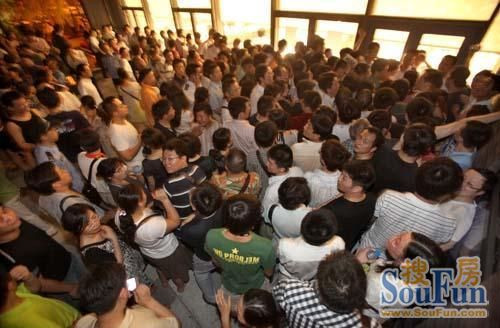 Cảnh tượng người Trung Quốc chen chúc mua nhà ở Mỹ mấy năm trước nay không còn nữa