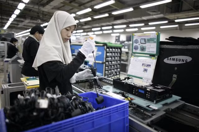 Nhiều dây chuyền sản xuất của các công ty nước ngoài đac chuyển từ Trung Quốc sang các nước Đông Nam Á