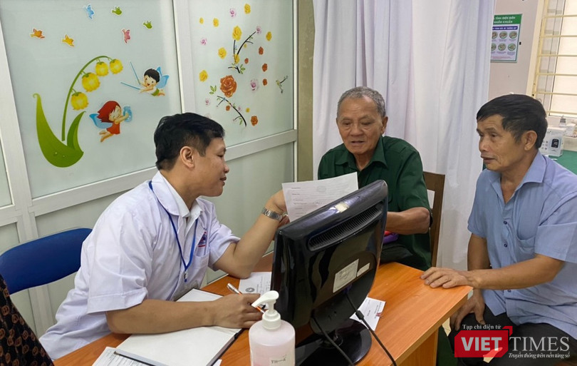 VT_ Khám bệnh.jpg