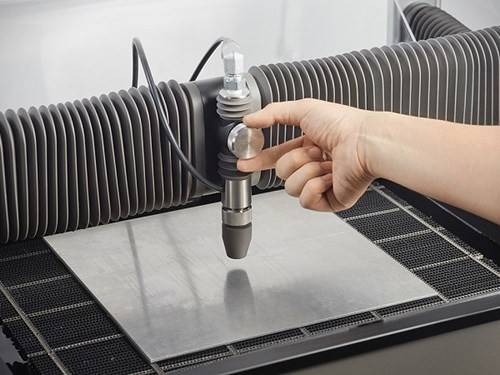 Video: Cắt thép, kính và thịt bò... bằng tia nước ảnh 1