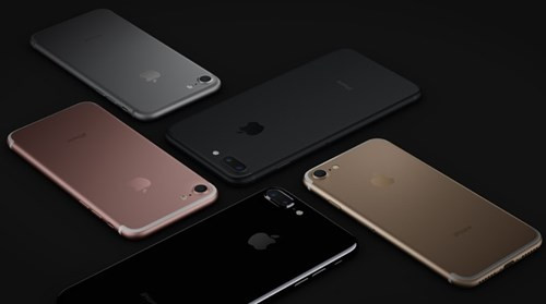 iPhone 7 và iPhone 7 Plus rõ ràng trang bị pin dung lượng cao hơn so với người tiền nhiệm.