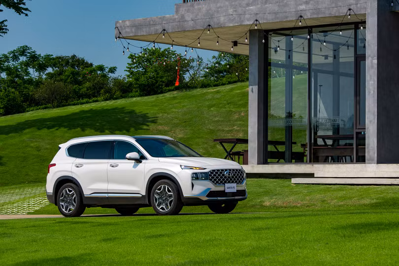 Hyundai Santa Fe Hybrid - 2.jpeg