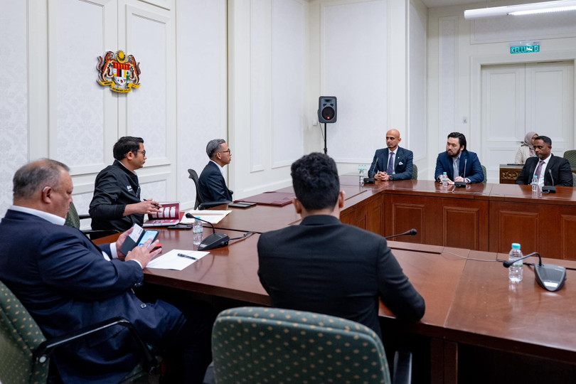 Dai dien Meta bi trieu tap.jpg