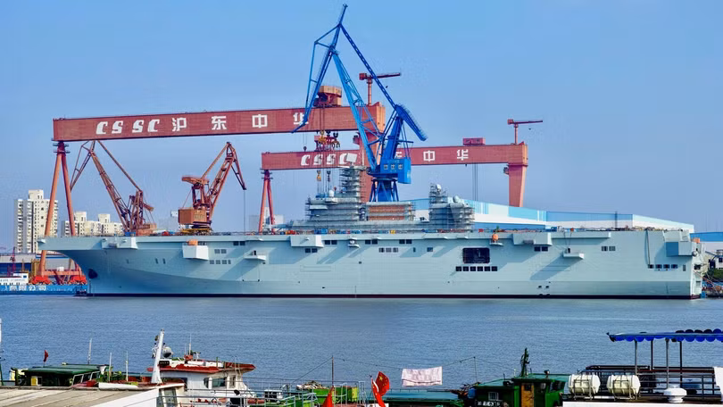 Chiếc tàu tấn công Type 075 đầu tiên có thể bị chậm tiến độ do ảnh hưởng của COVID-19 (Ảnh: Dingsheng)