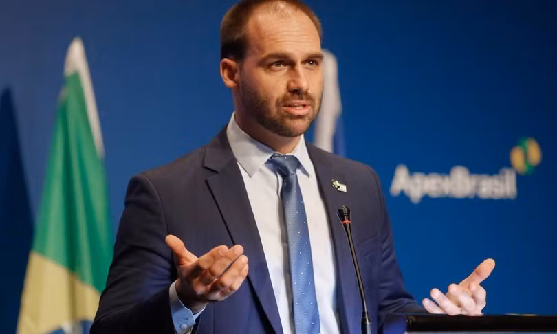 Ông Eduardo Bolsonaro gây nên cuộc khẩu chiến giữa Trung Quốc với Brazil với phát biểu: “Thủ phạm gây ra cuộc khủng hoảng dịch bệnh COVID-19 là Trung Quốc” (Ảnh: Globo).