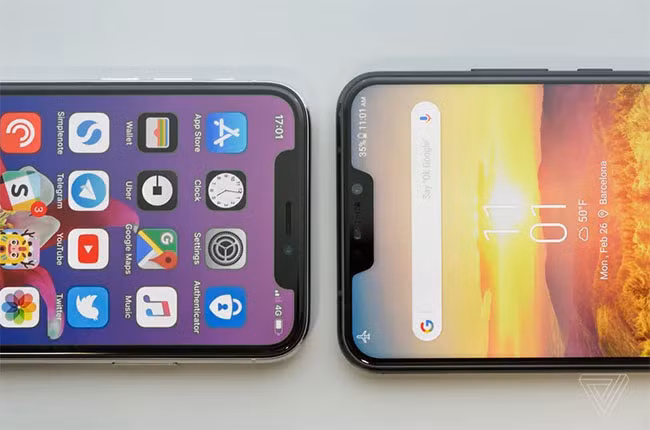 iPhone X và Zenfone 5 (ảnh: The Verge)