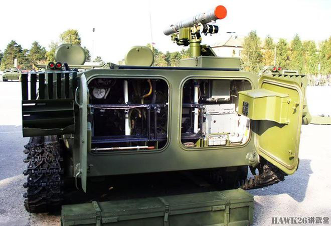 Tổ hợp xe diệt tăng tự hành nhìn từ phía sau (Ảnh: NetEasy).