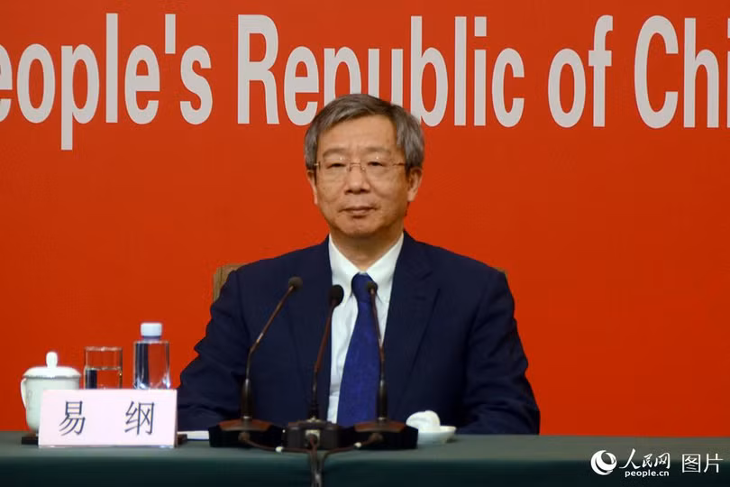 Ông Dịch Cương, Thống đốc Ngân hàng Nhân dân Trung Quốc: đồng nhân dân tệ vật lý sẽ cùng tồn tại song song với đồng nhân dân tệ kỹ thuật số trong một thời gian dài (Ảnh: people.cn).