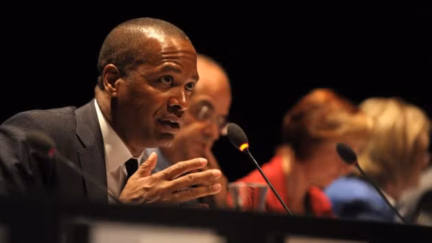 Giám đốc Pháp lý David Drumond của Alphabet bị cáo buộc quấy rối tình dục và có mối quan hệ bất chính với một cựu nữ nhân viên. Ảnh: CNBC