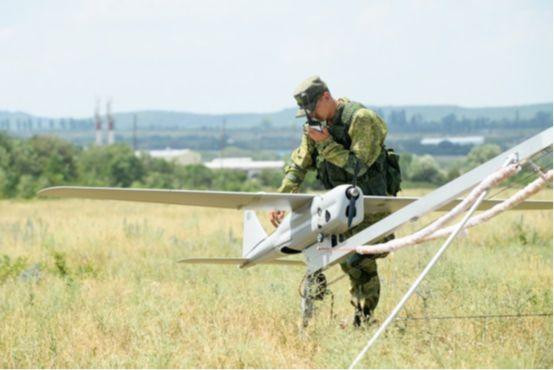 Máy bay không người lái trinh sát chiến trường Orlan-10 được thử nghiệm sử dụng tại Kazakhstan (Ảnh: Sohu).