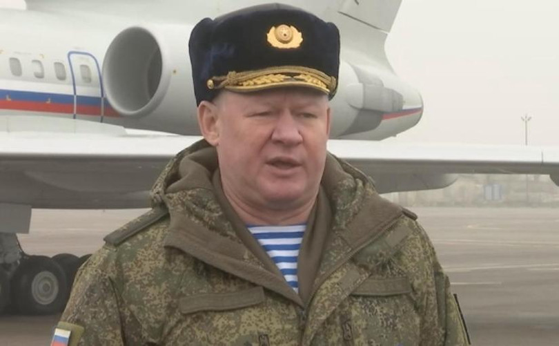 Tướng Andrei Serdyukov, Tư lệnh lực lượng gìn giữ hòa bình CSTO phát biểu trước khi rời Kazakhstan (Ảnh: Sina).