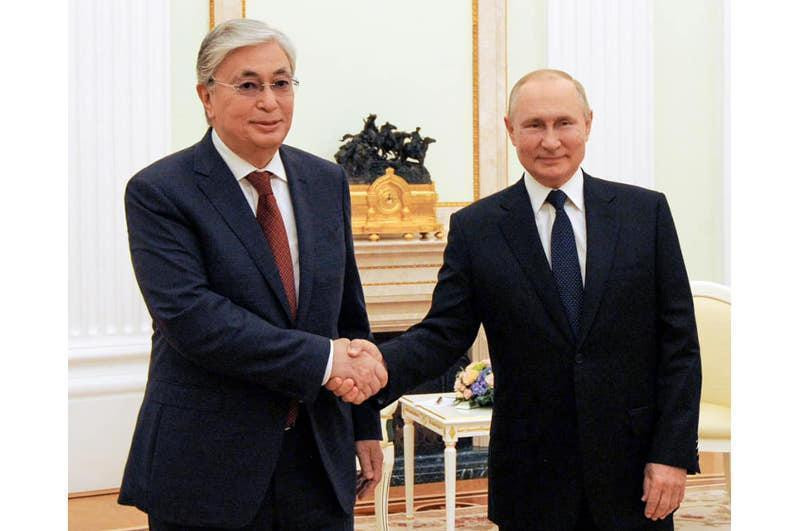 Tổng thống Nga Putin và Tổng thống Kazakhstan Tokayev (Ảnh: RIA).