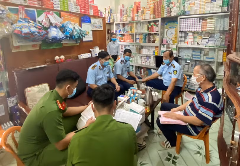 Nhà thuốc vi phạm.jpg