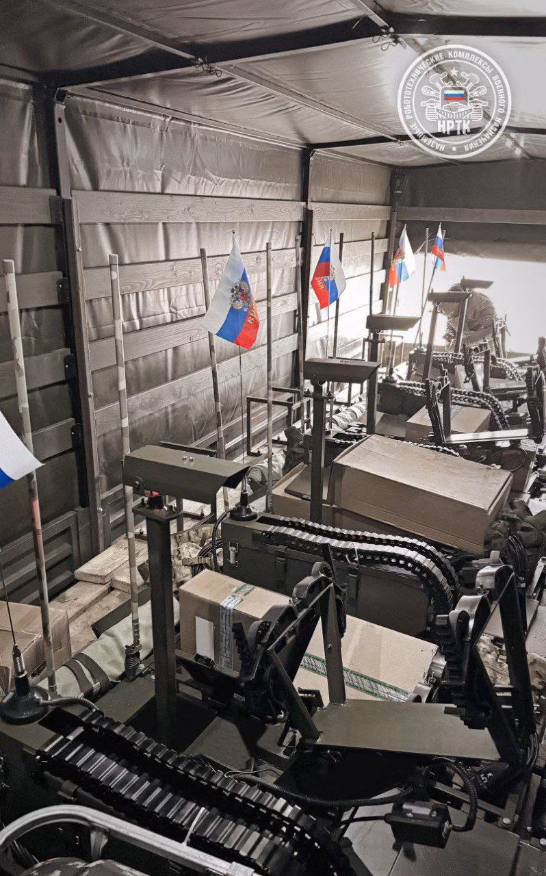 Mot so xe robot Nga.jpg