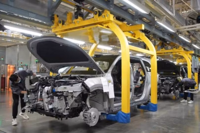 Nhieu hang xe se bi sap tiem.jpg