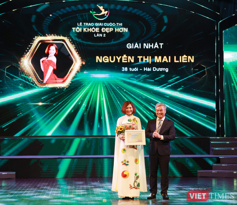 VT_Trao giải 2.jpg