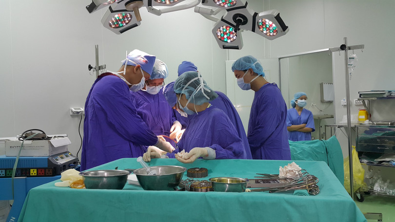  Thanh toán trực tiếp cho bệnh nhân sẽ giúp các bác sĩ chủ động trong điều trị (ảnh: Thu Hương)