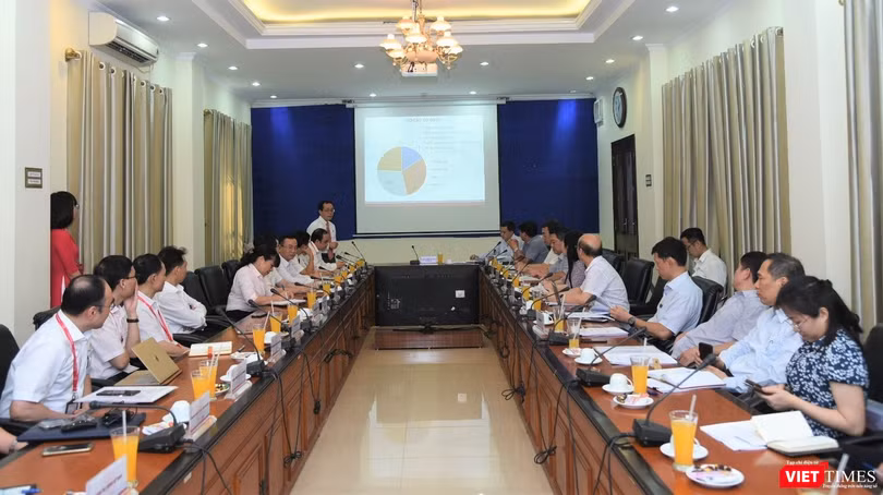 Thứ trưởng Trần Văn Thuấn làm việc với Trường Đại học Y Hà Nội về phương hướng phát triển của trường