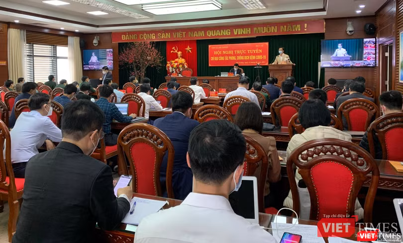 Hội nghị trực tuyến về chỉ đạo công tác phòng, chống dịch COVID-19 tại Hải Dương vừa diễn ra chiều nay (14/2). Hội nghị trực tuyến về chỉ đạo công tác phòng, chống dịch COVID-19 tại Hải Dương vừa diễn ra chiều nay (14/2).