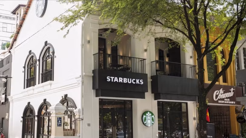 Sau 1 tháng Starbucks trả mặt bằng, chủ nhà Hàn Thuyên rao bán giá 3,2 tỷ đồng/m2