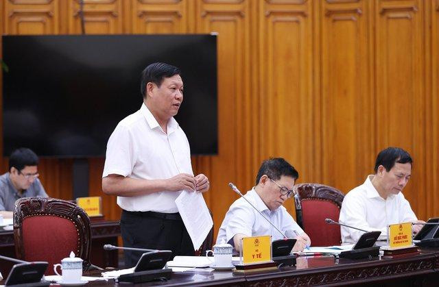 Thứ trưởng phụ trách, điều hành Bộ Y tế Đỗ Xuân Tuyên phát biểu tại buổi họp - Ảnh: VGP Thứ trưởng phụ trách, điều hành Bộ Y tế Đỗ Xuân Tuyên phát biểu tại buổi họp - Ảnh: VGP