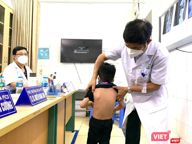 Hầu hết các trẻ được đưa đến BV Việt Đức khi đã bị nặng, ảnh hưởng đến sự phát triển của các cháu