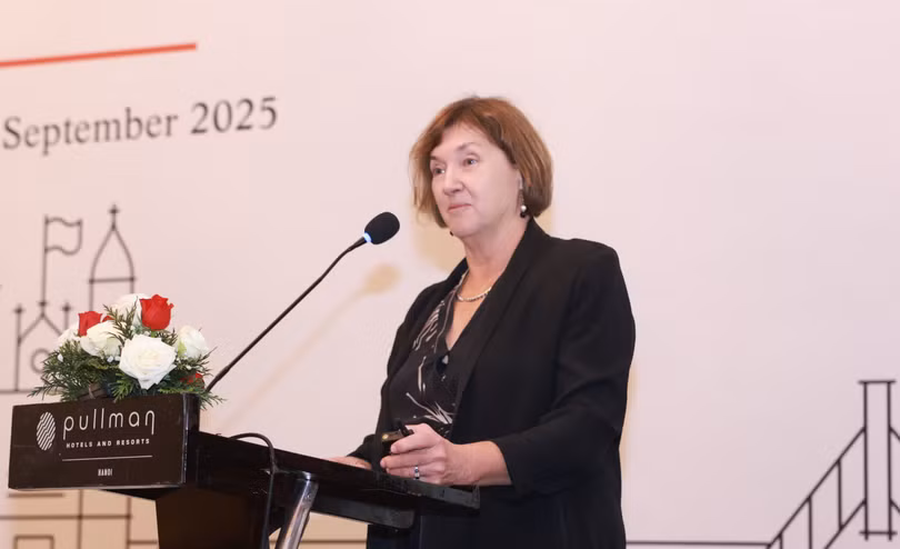 Giáo sư Elizabeth Elliott, ĐH Sydney chia sẻ hành trình hơn 20 năm hợp tác giữa Đại học Sydney và Việt Nam,.JPG