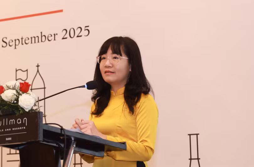 GS Nguyễn Thu Anh - Viện trưởng Viện Đại học Sydney Việt Nam phát biểu khai mạc.JPG