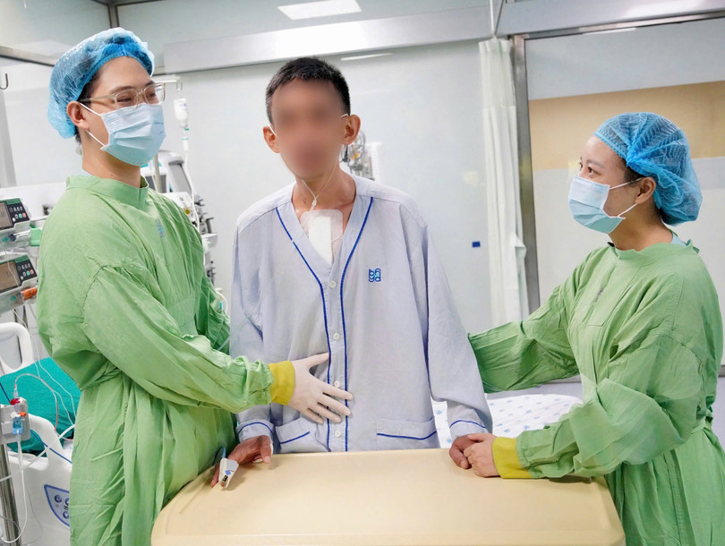 3. Ekip cham soc nguoi benh.JPEG