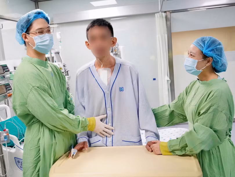 3. Ekip cham soc nguoi benh.JPEG