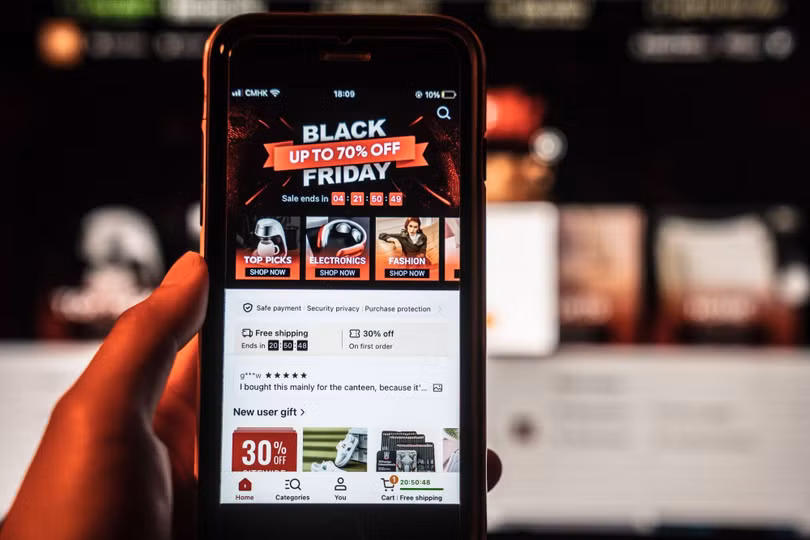 Ứng dụng mua sắm trực tuyến Temu trên điện thoại thông minh tại Hồng Kông, ngày 3/2022. Ảnh: Bloomberg