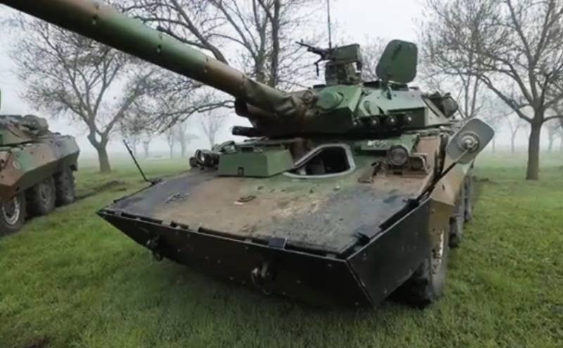 Quân đội Ukraine huấn luyện làm chủ xe tăng bánh lốp AMX-10RC của Pháp. Ảnh Military Ukraine. Quân đội Ukraine huấn luyện làm chủ xe tăng bánh lốp AMX-10RC của Pháp. Ảnh Military Ukraine.
