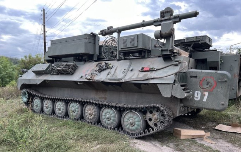 Trạm tác chiến điện tử "R-934BMV" của tổ hợp "Borysoglebsk-2" bị lực lượng Ukraine chiếm giữ ở khu vực Kharkiv. Tháng 9/2022. Ukraina. Ảnh Military Ukraine Trạm tác chiến điện tử "R-934BMV" của tổ hợp "Borysoglebsk-2" bị lực lượng Ukraine chiếm giữ ở khu vực Kharkiv. Tháng 9/2022. Ukraina. Ảnh Military Ukraine