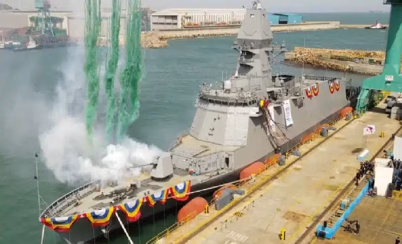 Khinh hạm FX Batch III lớp Chungnam, chiến hạm bán Aegis đầu tiên của Hải quân Hàn Quốc. Ảnh HHI