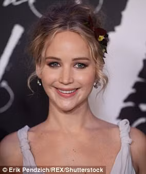 Bill Gates bỏ túi gần 10 triệu USD mỗi ngày, những người nổi tiếng kiếm tiền ra sao? ảnh 10