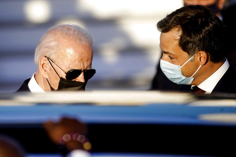 Ngày 13/6, Tổng thống Mỹ Biden tới Brussels họp Hội nghị thượng đỉnh NATO, Thủ tướng Bỉ De Croo ra sân bay đón (Ảnh: AP). Ngày 13/6, Tổng thống Mỹ Biden tới Brussels họp Hội nghị thượng đỉnh NATO, Thủ tướng Bỉ De Croo ra sân bay đón (Ảnh: AP).