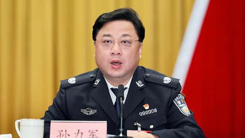 Thứ trưởng Bộ Công an Tôn Lực Quân bị bãi chức và bị điều tra vì "vi phạm nghiêm trọng kỷ luật và luật pháp” tháng 4/2020 (Ảnh: Sina). Thứ trưởng Bộ Công an Tôn Lực Quân bị bãi chức và bị điều tra vì "vi phạm nghiêm trọng kỷ luật và luật pháp” tháng 4/2020 (Ảnh: Sina).