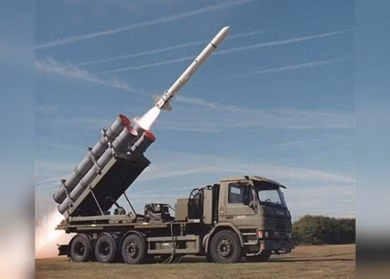 Hệ thống tên lửa Harpoon cơ động trên đất liền (Ảnh Đông Phương). Hệ thống tên lửa Harpoon cơ động trên đất liền (Ảnh Đông Phương).