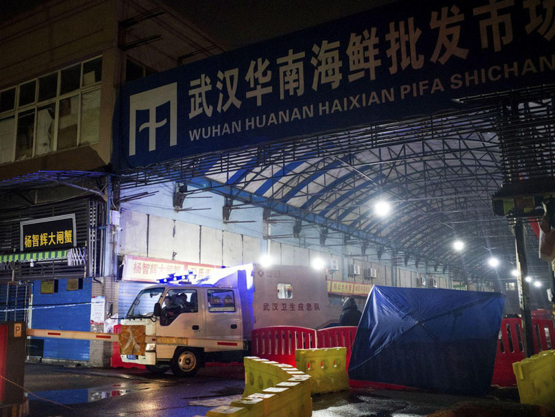 Chợ bán buôn thuỷu sản Hoa Nam ở Vũ Hán, nơi được cho là xuất hiện các ca nhiễm COVID-19 đầu tiên (Ảnh: AFP).