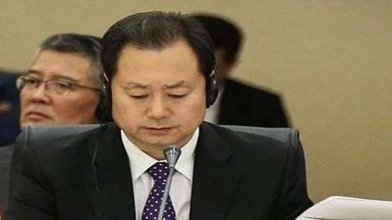 Người được cho là Đổng Kinh Vĩ tại một hội nghị (Ảnh: Vision Times). Người được cho là Đổng Kinh Vĩ tại một hội nghị (Ảnh: Vision Times).