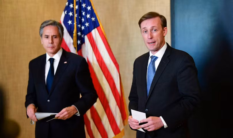 Ông Jake Sullivan và Ngoại trưởng Mỹ Antony Blinken đều có những phát biểu cứng rắn về vấn đề điều tra truy xuất SARS-CoV-2 ở Trung Quốc (Ảnh: AP).