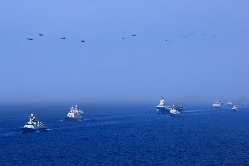 Trung Quốc tổ chức diễu binh trên biển lớn chưa từng thấy hồi tháng 4/2018 (Ảnh: BQPTQ).