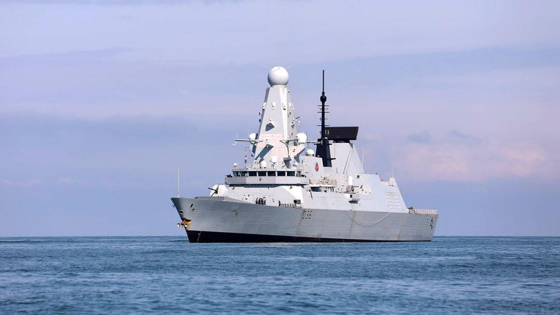 Khu trục hạm HMS Defender của Hải quân Anh (Ảnh: Đa Chiều).