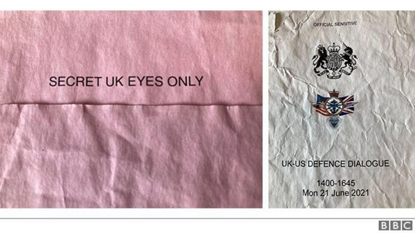 Tài lệu mật bị bỏ quên (Ảnh: BBC).