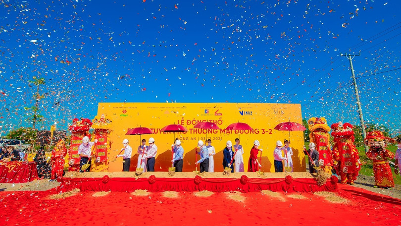 Đầu tháng 12.2021, dự án Imperia Grand Plaza Đức Hòa đã được động thổ đánh dấu sự có mặt tại tuyến đường 3/2 thị trấn Hậu Nghĩa, huyện Đức Hòa Đầu tháng 12.2021, dự án Imperia Grand Plaza Đức Hòa đã được động thổ đánh dấu sự có mặt tại tuyến đường 3/2 thị trấn Hậu Nghĩa, huyện Đức Hòa