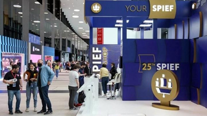 Quang cảnh bên ngoài SPIEF lần thứ 25. (Ảnh: Sputnik)