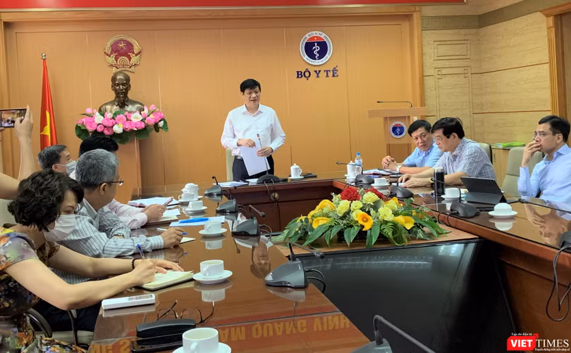 Bộ trưởng Bộ Y tế Nguyễn Thanh Long chủ trì cuộc họp trực tuyến với Giám đốc các Sở Y tế trong cả nước về tình hình dịch COVID-19 