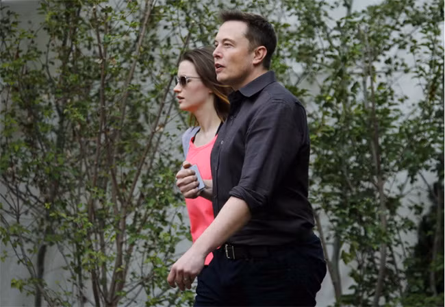 Elon Musk và Talulah Riley. Mike Blake / Reuters