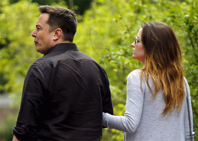 Elon Musk và Talulah Riley. Mike Blake / Reuters